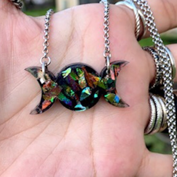 Black & iridescent glitter resin moon phase - Picture 7 of 13